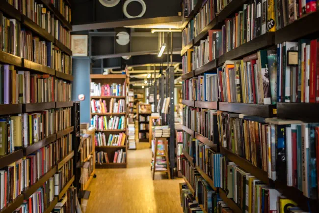 Bildung-Bild - Nationalbibliothek, Bücherregale, Literatur.