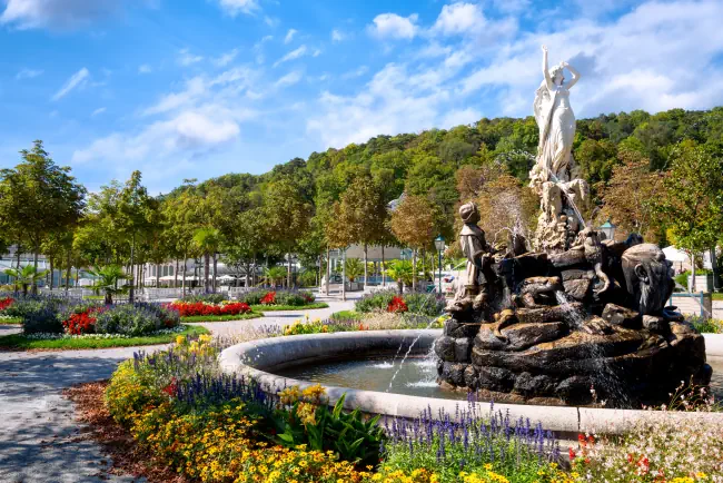 Kurgarten mit Springbrunnen in Baden. Klicke hier um auf die Seite Veranstaltungen in Baden zu wechseln