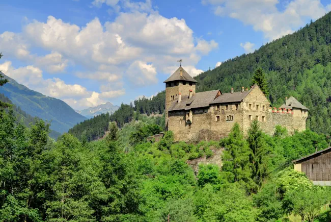 Schloss Wiesberg in der Nähe von Bezirk Landeck.